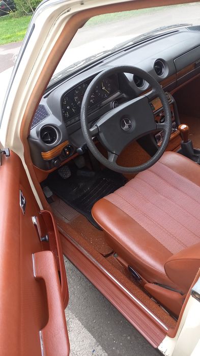 Mercedes-Benz  1980 benzină, 7.115 € — imagine 2