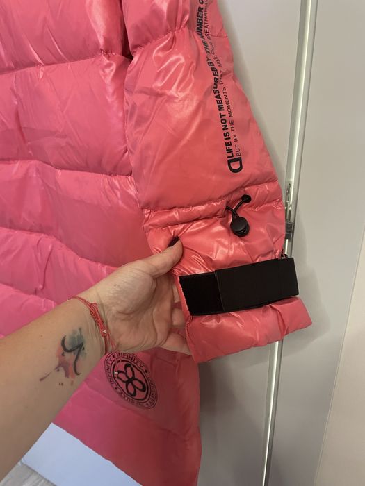 Много яко бонбонено розово дълго яке