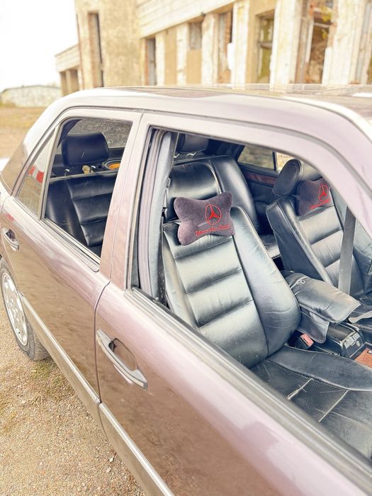 Продаётся Mercedes 124 ешка