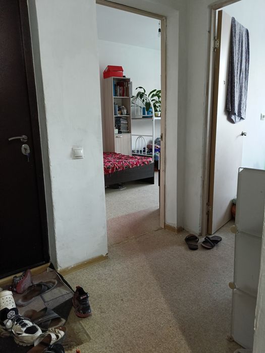 Квартираға адам керек