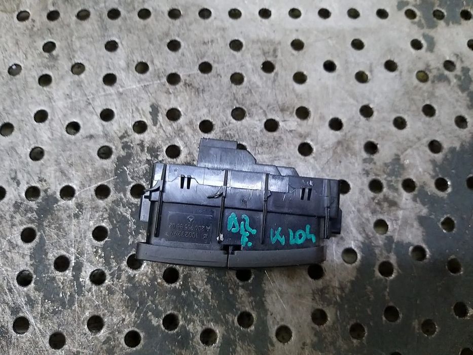Butoane blocare deblocare usi mercedes c class w204 10023299 a2049058502