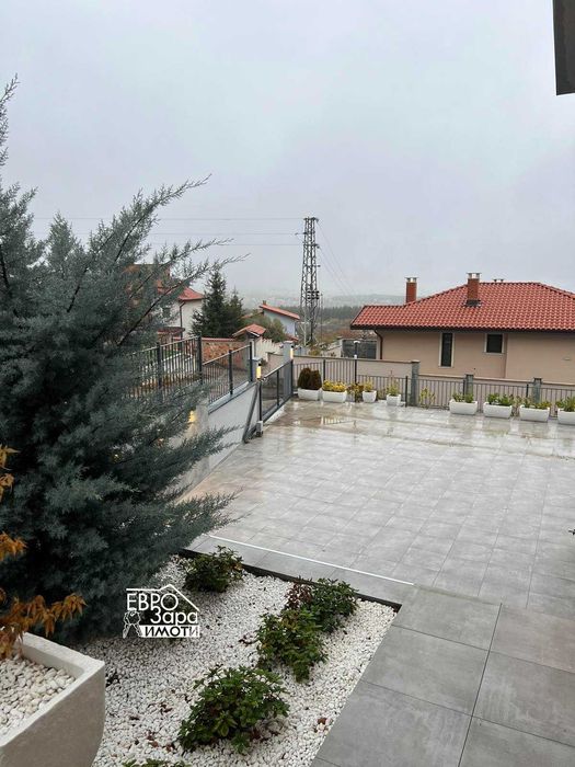 Продава се Къща в с. Малка Верея, Област Стара Загора - 395 кв.м за 1330 €/кв.м - Снимка #2