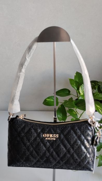 Сумка на плечо Guess Isemay в черном цвете