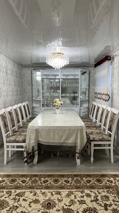 Сервант белого цвета , шкаф для гостинной