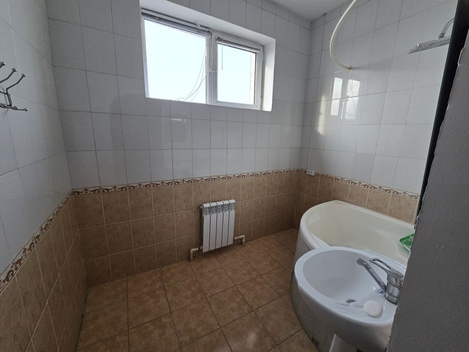 Fargona shaxar istiklol stadioni oldida us sotiladi