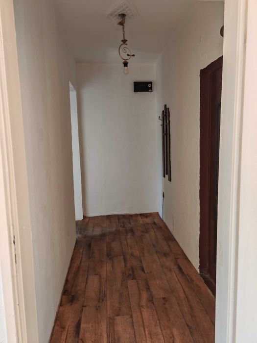 Продавам двустаен апартамент в кв. Деленките с. Айдемир