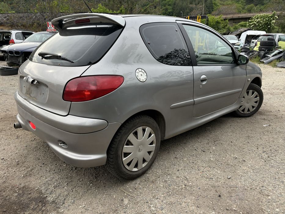 Пежо 206 2.0 бензин на части.