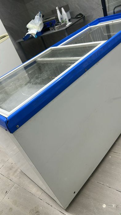 Продам холодильники- витрина