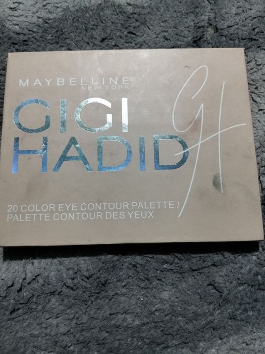 Machiaj  aproape nou