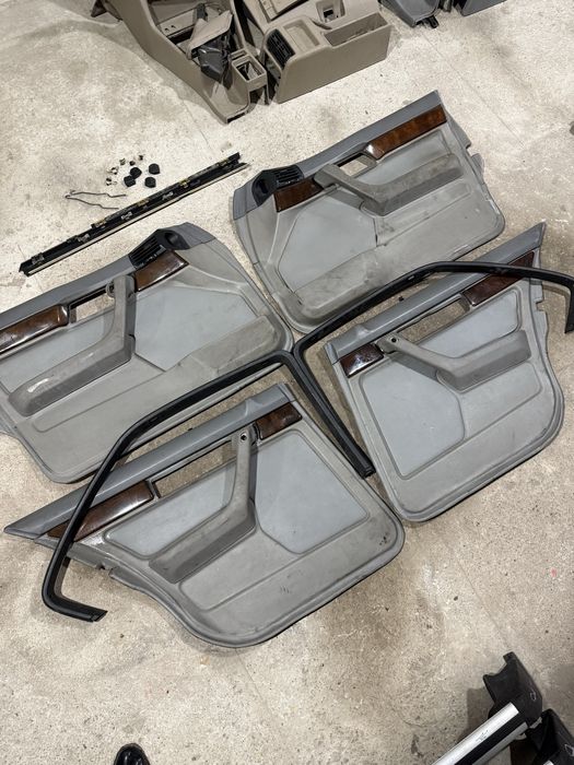 Обшивки Кожа со Шторками на BMW e34