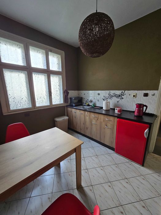 Дава се под наем Етаж от къща в София, Оборище - 65 кв.м за 999 € - Снимка #2