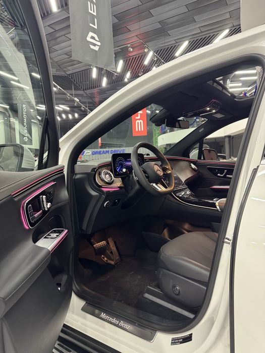 Mersedes benz SUV Eqe500 коричневый салон тоже есть