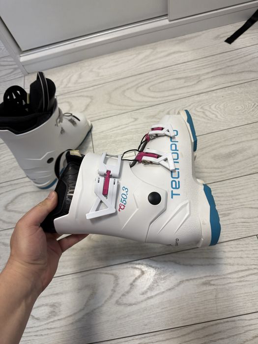 Clapari schi ski 36 23 23.5 cm ca noi 276mm tecnopro