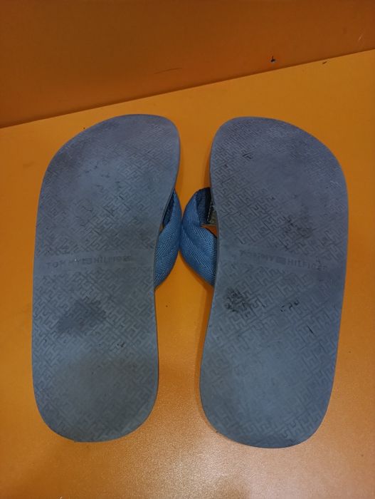 Tommy Hilfiger N 43 джапанки