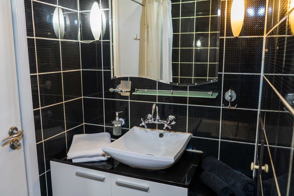 Продава се Четиристаен апартамент в Добрич, Христо Ботев - 98 кв.м за 1072 €/кв.м - Снимка #19