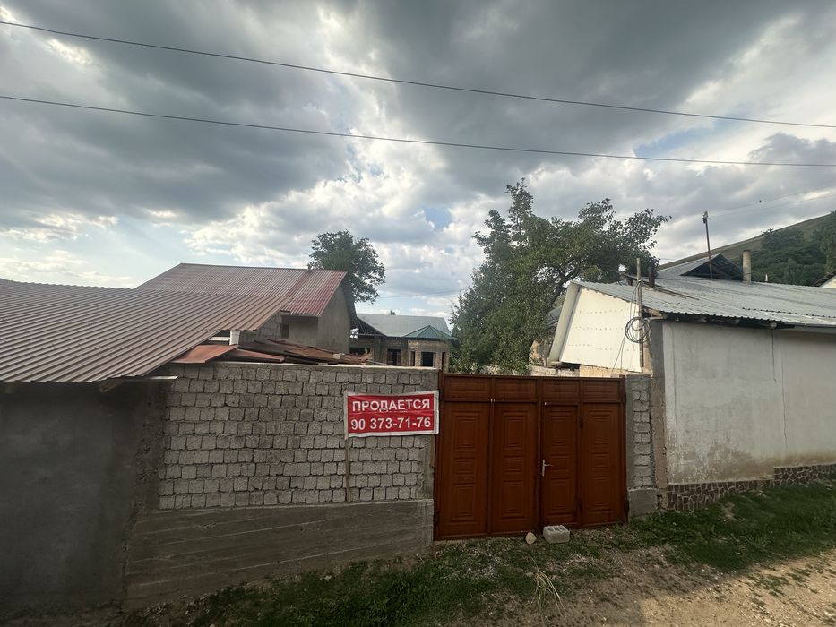 Dacha sotiladi katta chimyonda