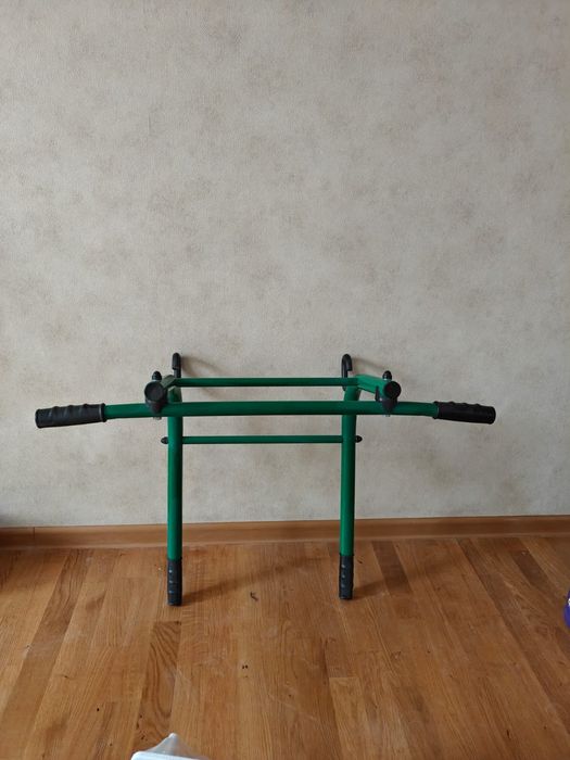 Продам щвецкую стенку турник