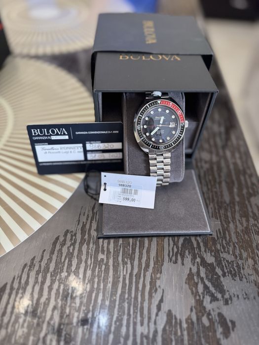 Мъжки оригиналем часовник . Bulova