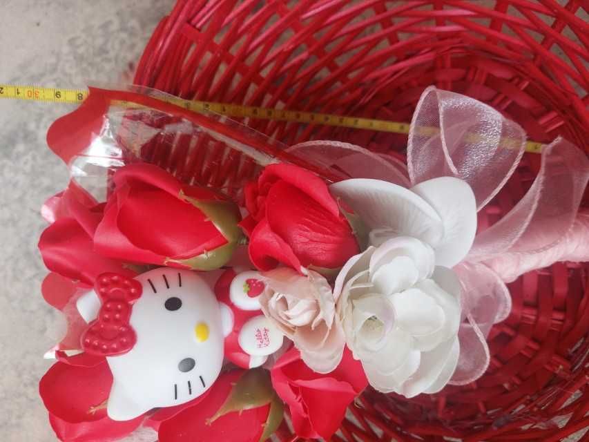 Buchet de flori Hello Kitty - nemuritoare, parfumate