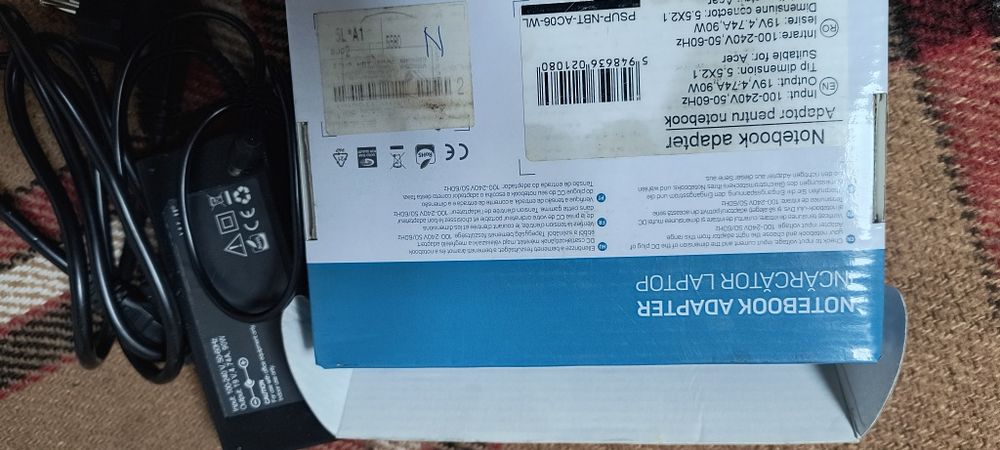 Încărcător laptop