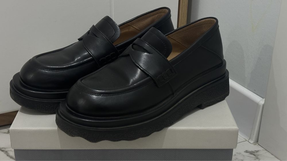 Лоферы женская обувь