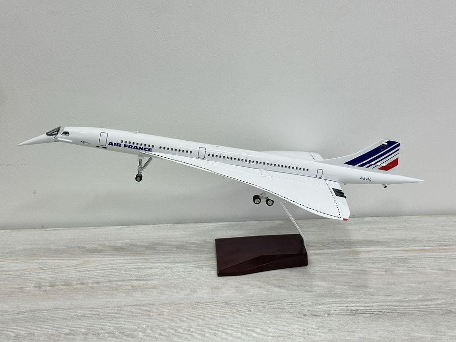 Самолет модель CONCORDE с подсветкой (отличный подарок)