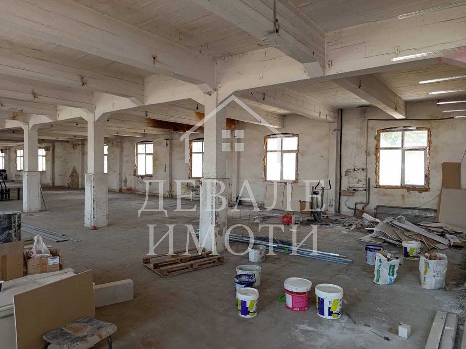 Продава се Промишлена сграда в Русе, Промишлена зона - Запад - 500 кв.м за 153 €/кв.м - Снимка #1