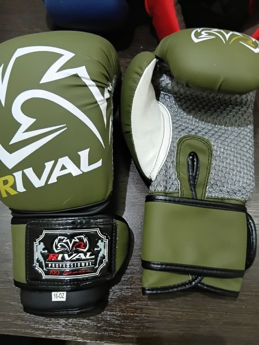 Перчатка Rival 16размер зеленый