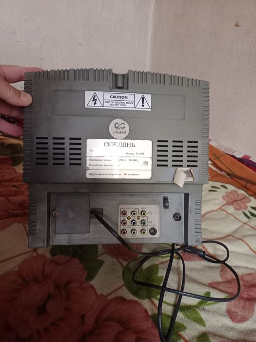 Телевизор Samsung плоски экран цветной