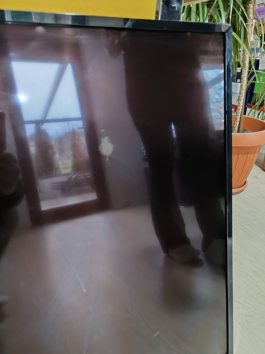 Se vinde pt piese Tv LG cu ecranul spart