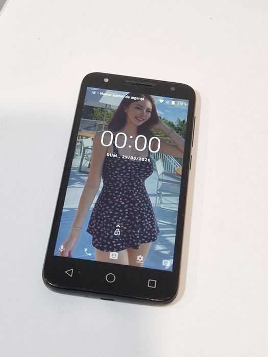 Telefon cu touchscreen perfect funcțional