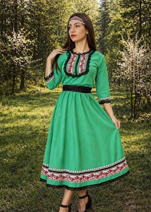 Дамски рокли с фолклорни мотиви