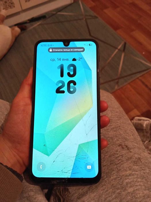 Айфон XR немесе Редми 12