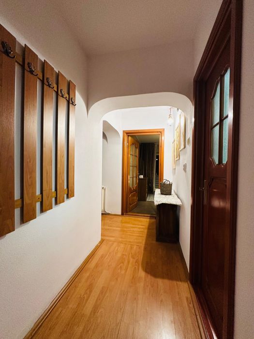 Inchiriez apartament 3 camere