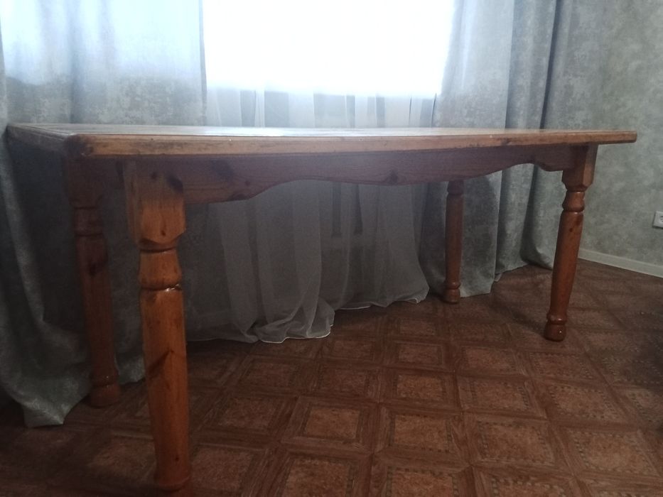 Продам стол в хорошем состояний