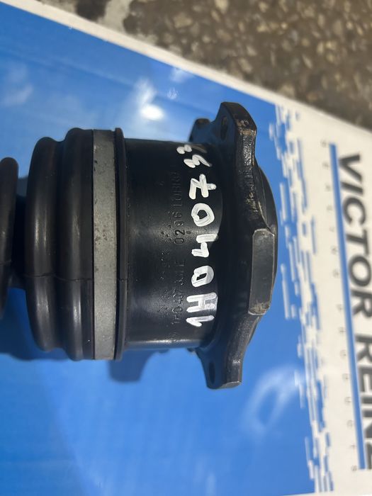 Продам привод взборе от vw Golf оригинал.