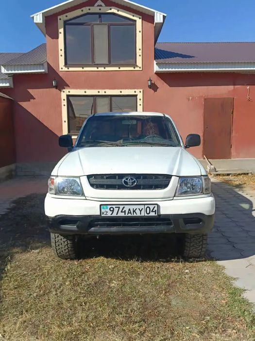 Хайлюкс сатылады