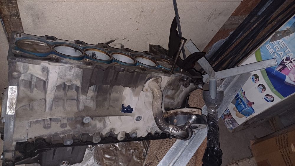 Продам блок двигатели бмв х5 е 70 н52