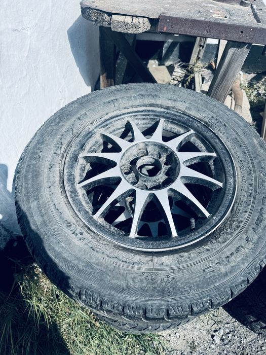 Продам диски с резиноы 15