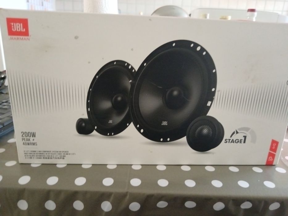 Чисто нови колони за автомобил на марката JBL