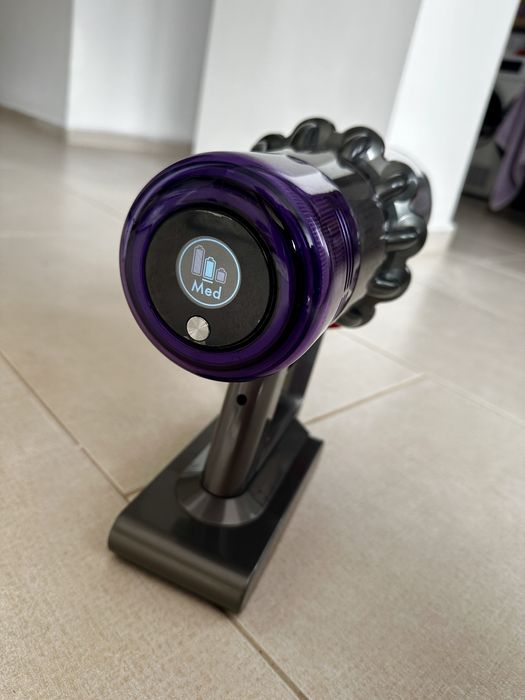 Прахосмукачка Dyson v11