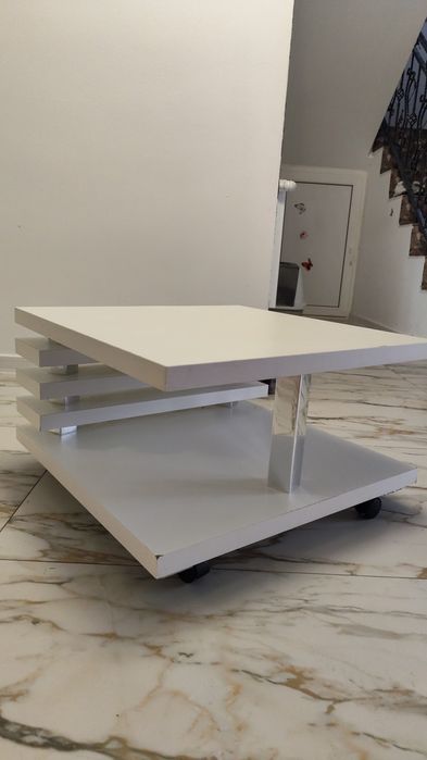 Vând măsuța living