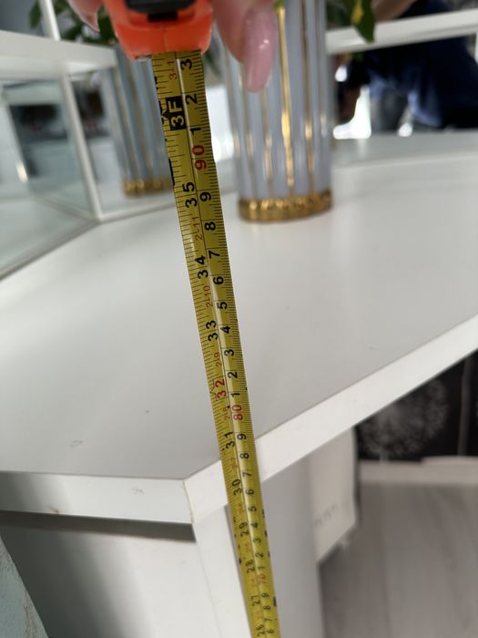 Masa de machiaj cu oglinda