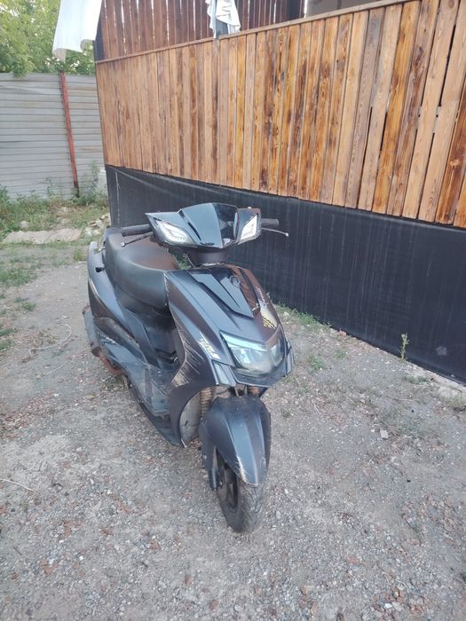 Продам скутер m8 НА ХОДУ