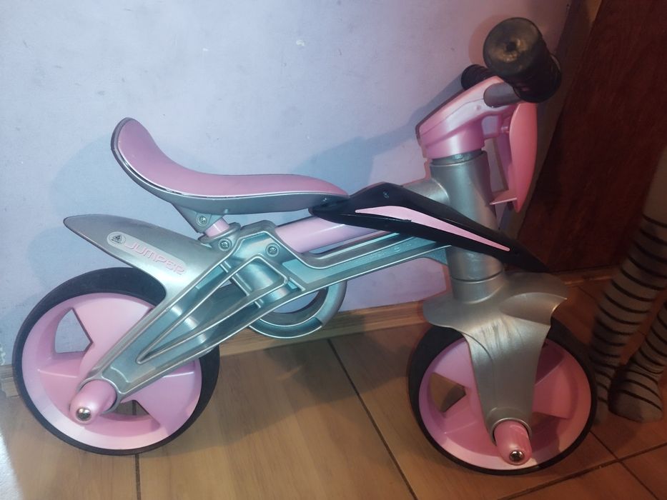 Tricicleta Baby Care si bicicleta fara pedale