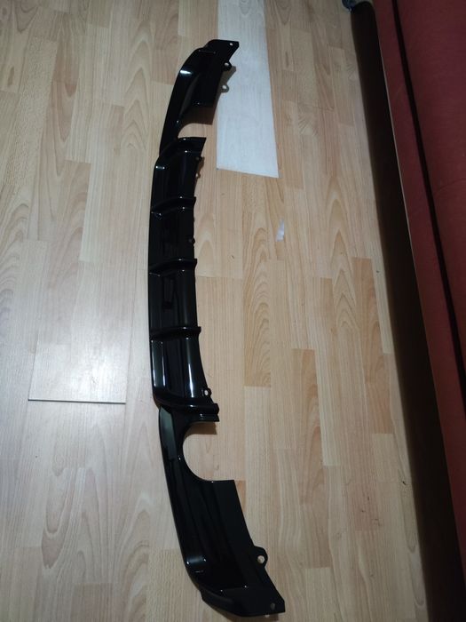 Difuzor bara spate compatibil BMW Seria 3 F30 negru lucios plug and play