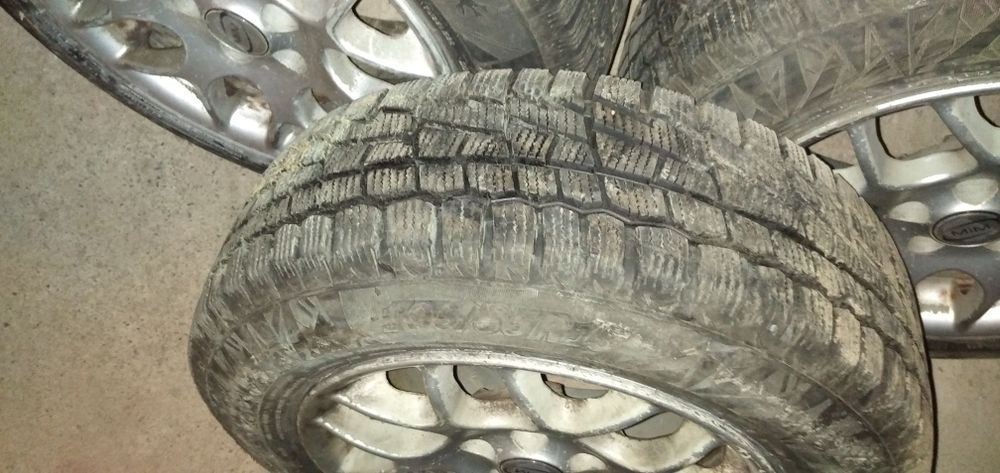 Продавам 5 еднакви лети джанти със гуми