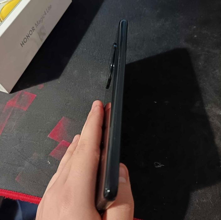 Vând/schimb honor magic 4 lite