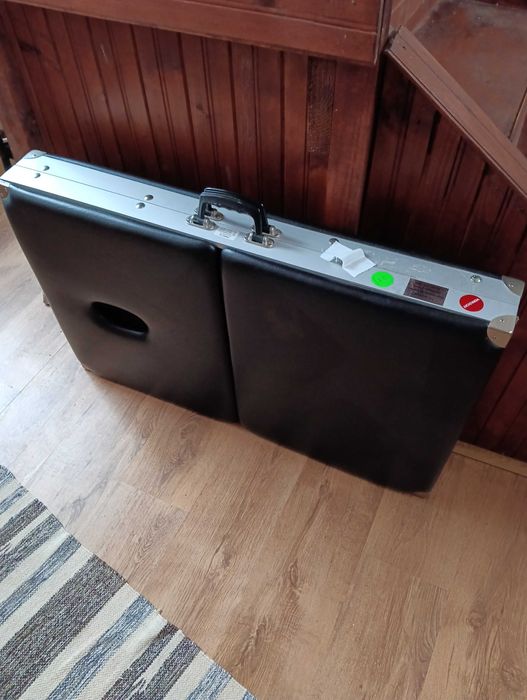 Масажна кушетка с метални крака