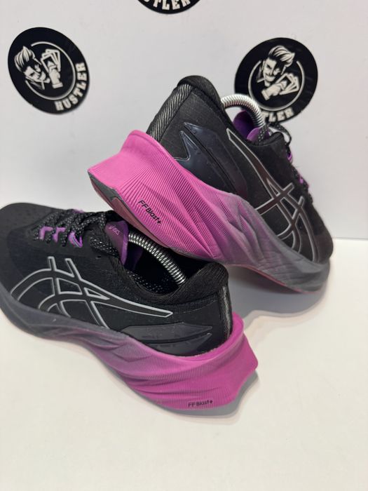 Маратонки ASICS NOVABLAST 3 . Номер 41.5